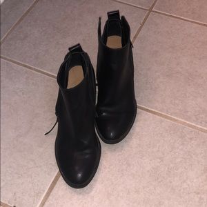 DV black ankle booties!